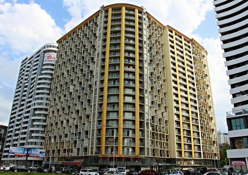 Orbi Plaza David Apt. Appartamento Batumi Esterno foto