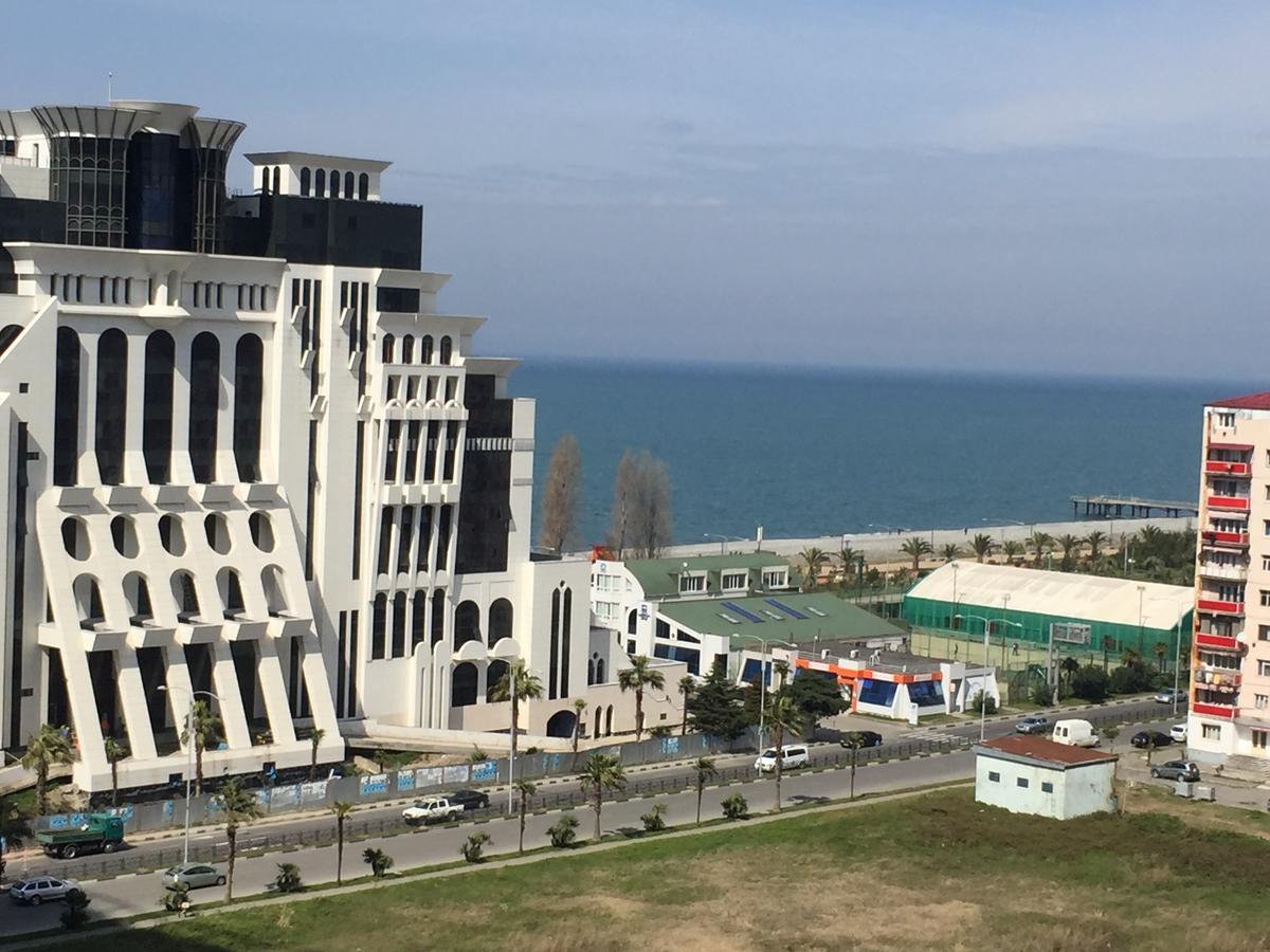 Orbi Plaza David Apt. Appartamento Batumi Esterno foto
